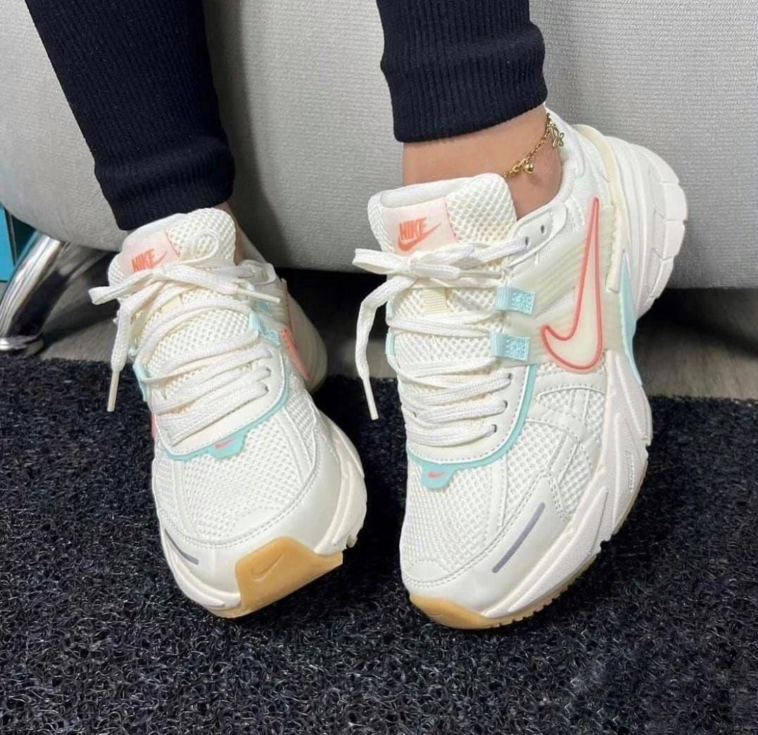 Tenis Nike Femenino Cómodo para Uso Diario