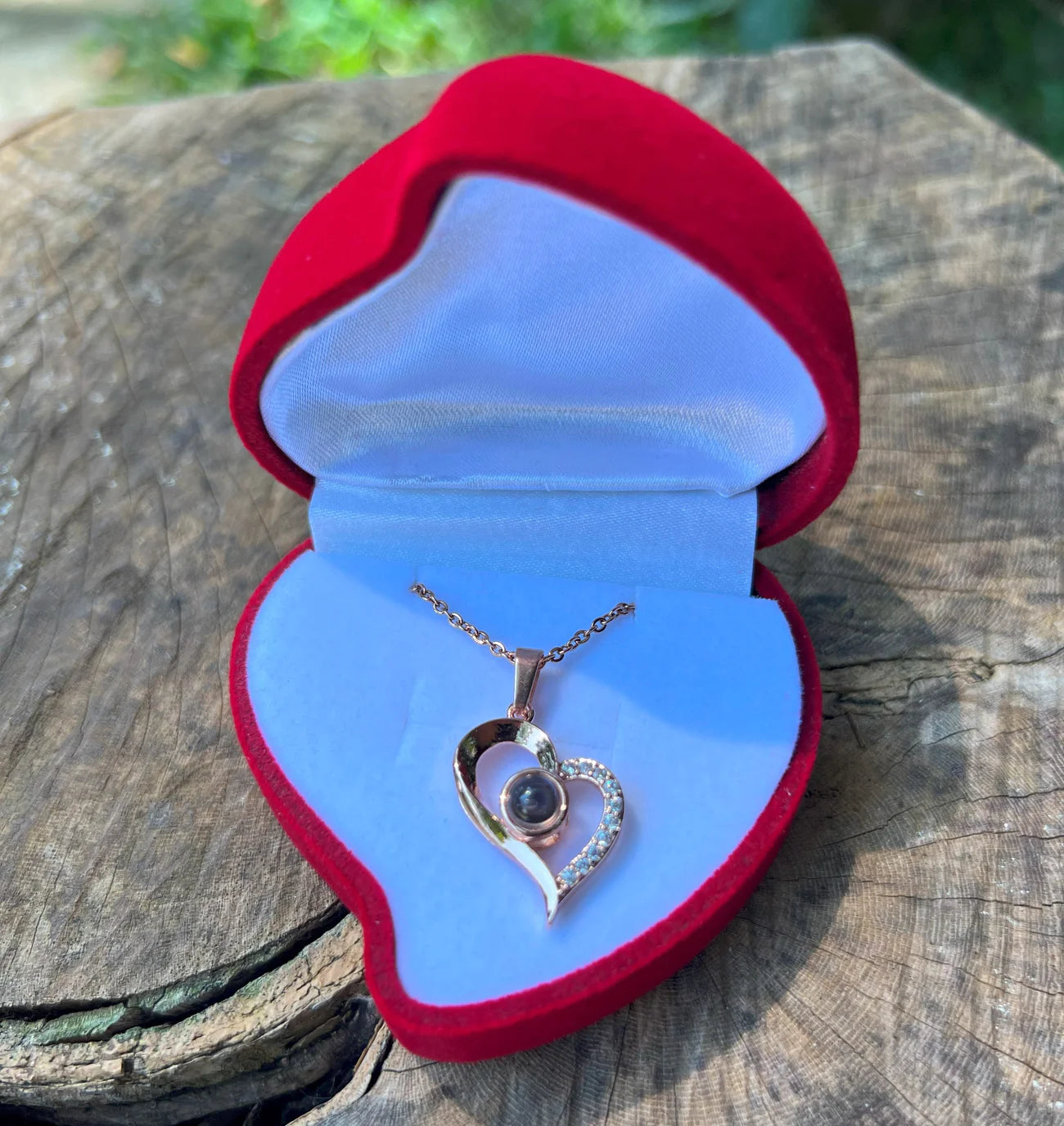 💝 Collar Corazón con Mensaje Secreto (100 Idiomas) – Regalo Especial